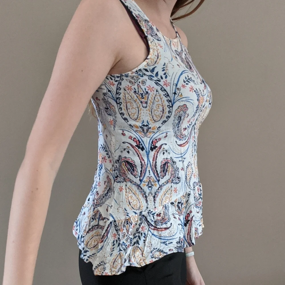 Xhilaration NWoT peplum tank top with key hole - Picture 5 of 8
